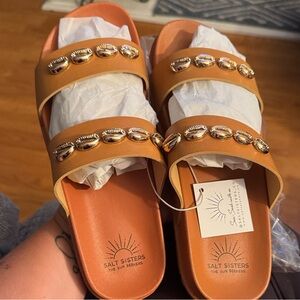 Shell Slide Sandals - Size 7/8